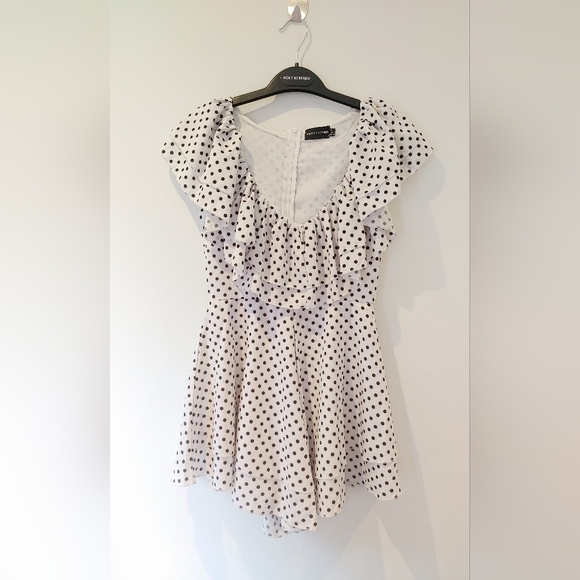 Pretty Little Thing Polka Dot Ruffle Playsuit Size 0 - Picture 4 of 6